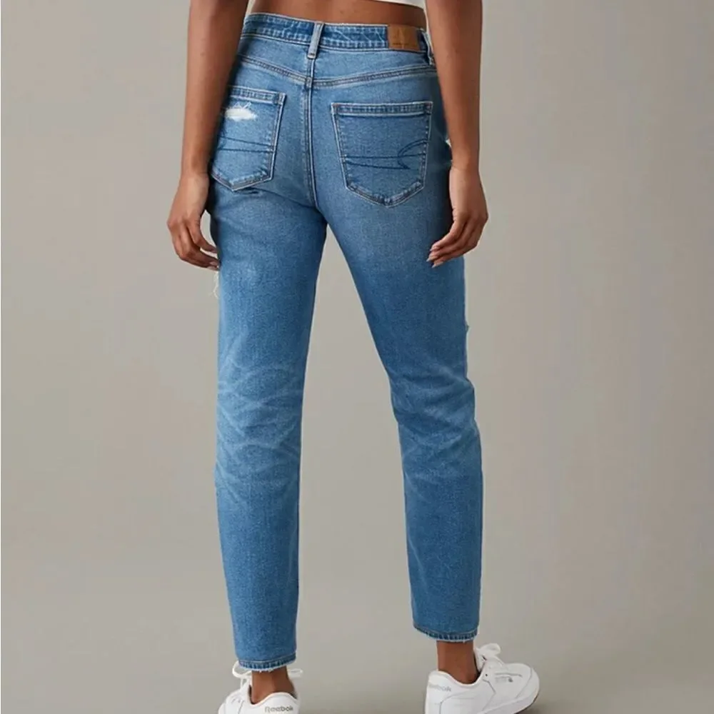 NWT American Eagle Strigid Patched Mom Jean Size 8